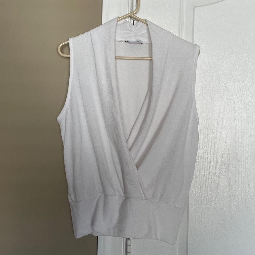 Abbeline Women’s Faux Wrap Low Cut Sleeveless Blouse. No Tag-Size Large.